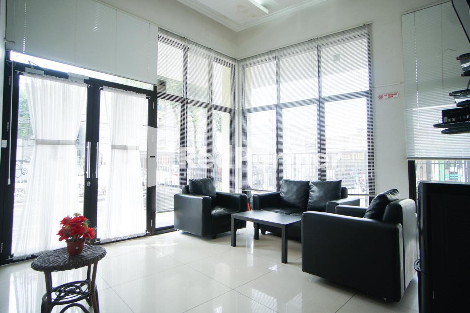 Toba Mansion Syariah Near Benhil Redpartner 호텔 자카르타 외부 사진